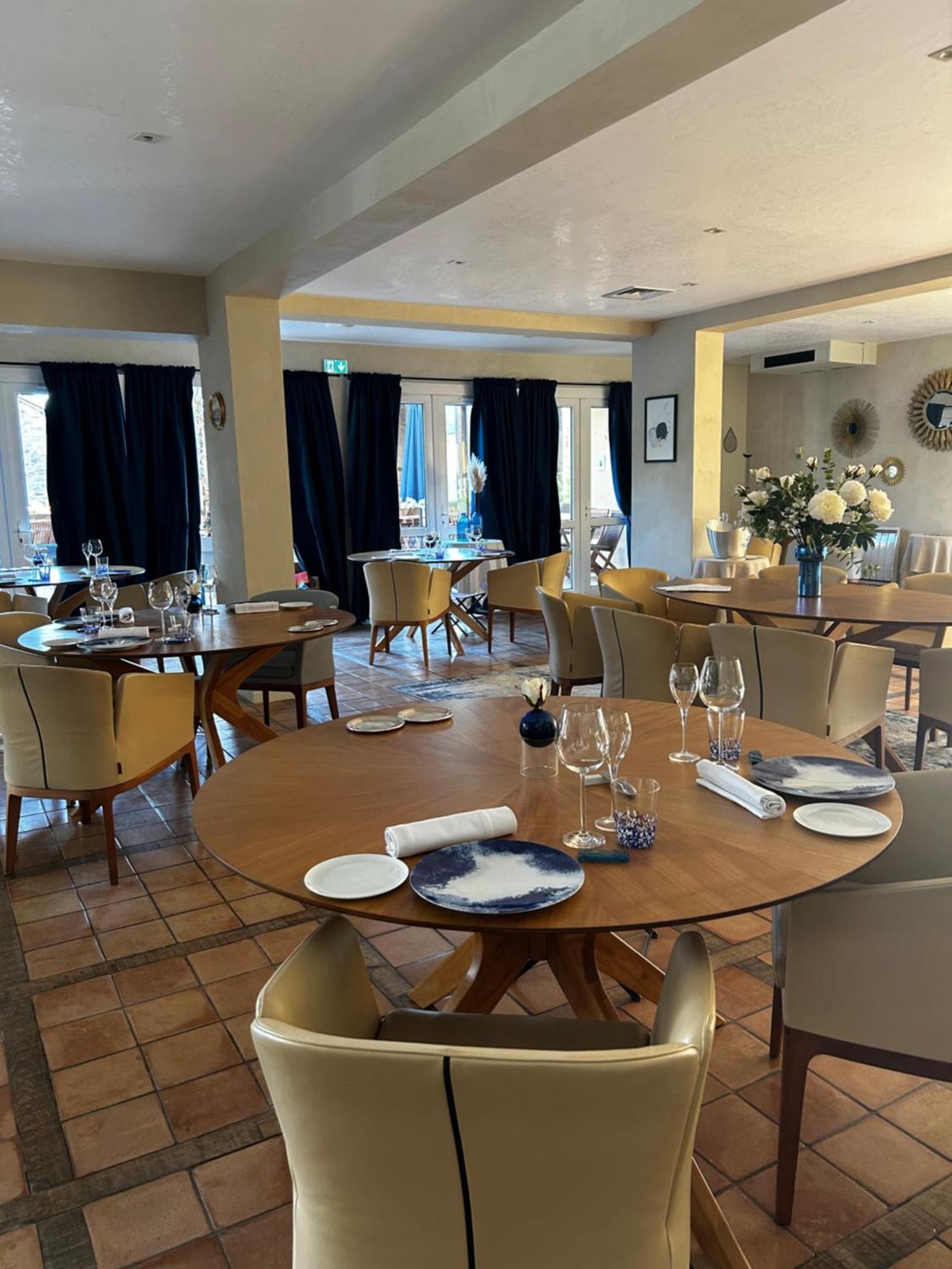 Hotel-Restaurant Le Senechal Sauveterre-de-Rouergue Ngoại thất bức ảnh