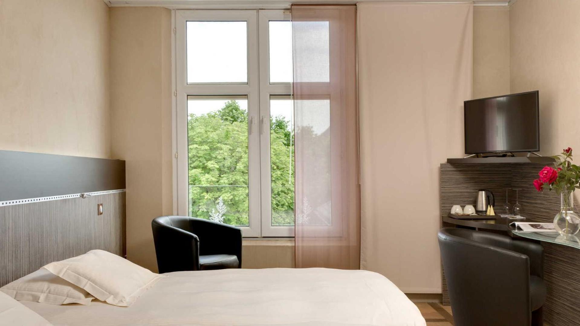 Hotel-Restaurant Le Senechal Sauveterre-de-Rouergue Ngoại thất bức ảnh